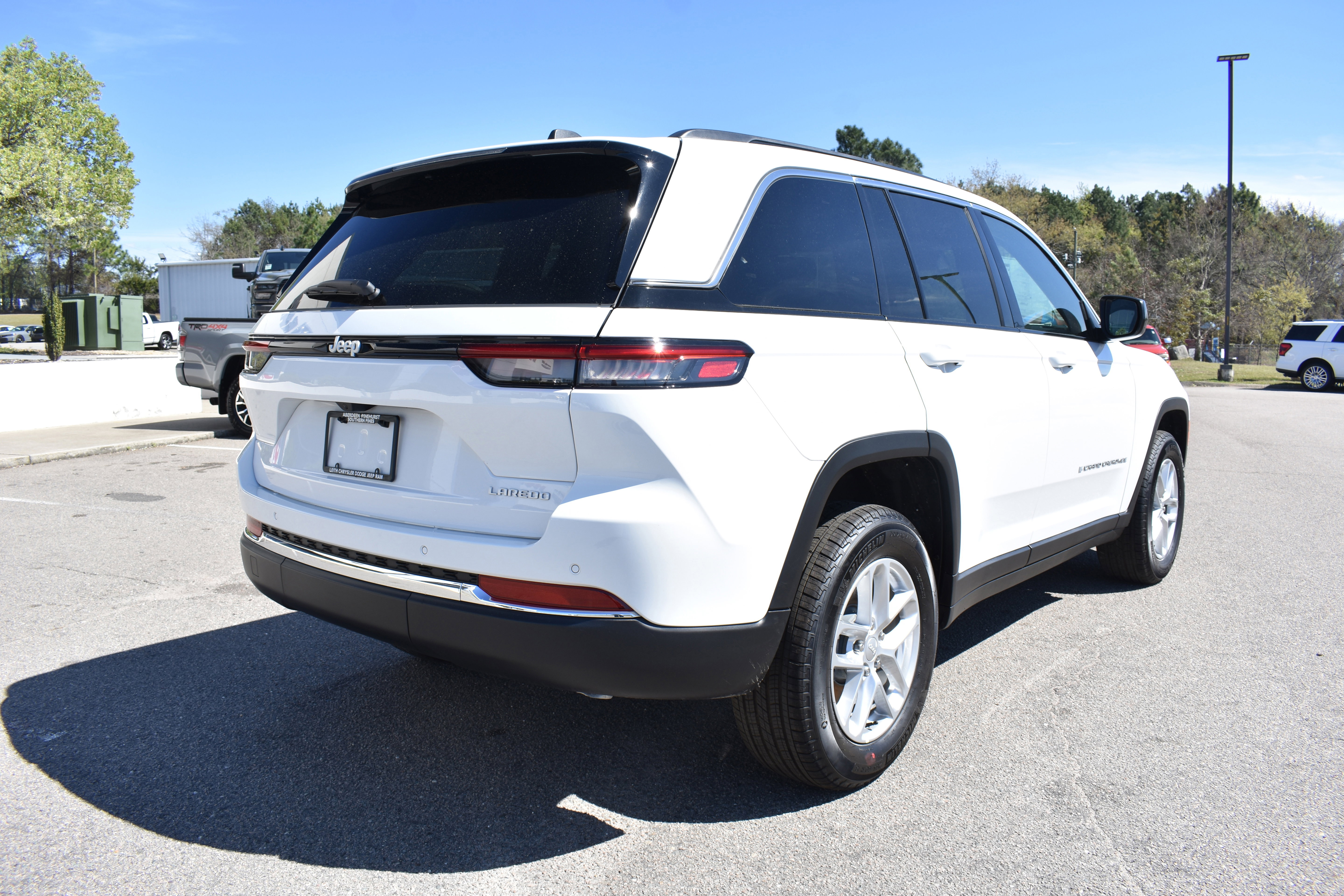 New 2026 Jeep Grand Cherokee Laredo X image 9