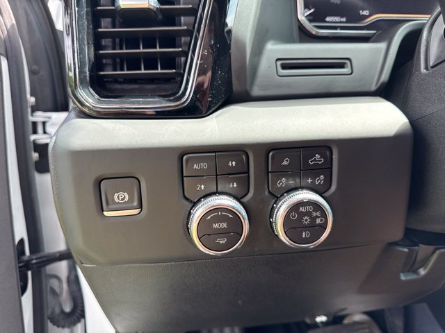 Used 2025 GMC Sierra 2500 AT4 AWD/4WD image 34