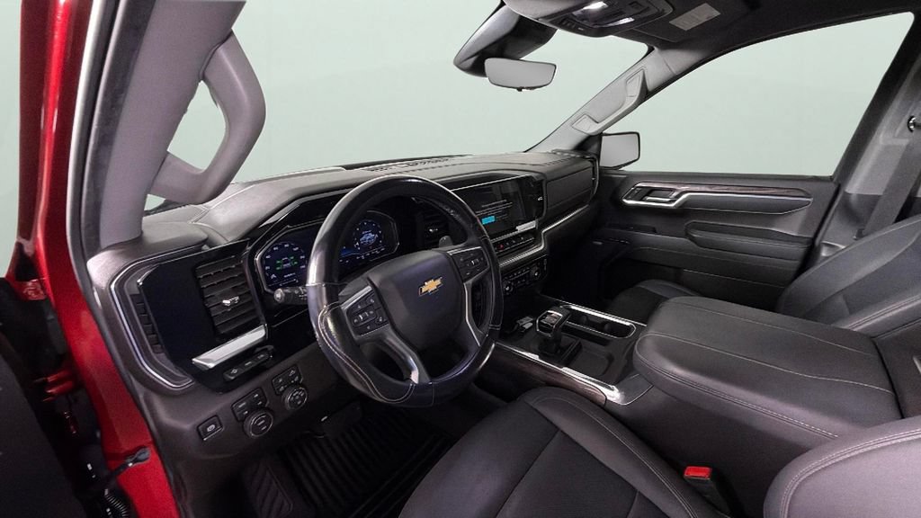 Used 2024 Chevrolet Silverado 1500 LTZ w/ Technology Package AWD/4WD image 17