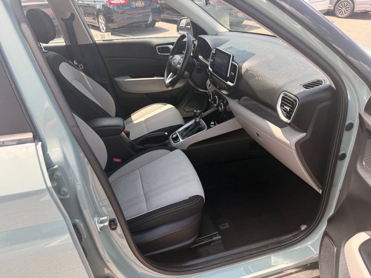 Used 2025 Hyundai Venue SEL FWD image 38