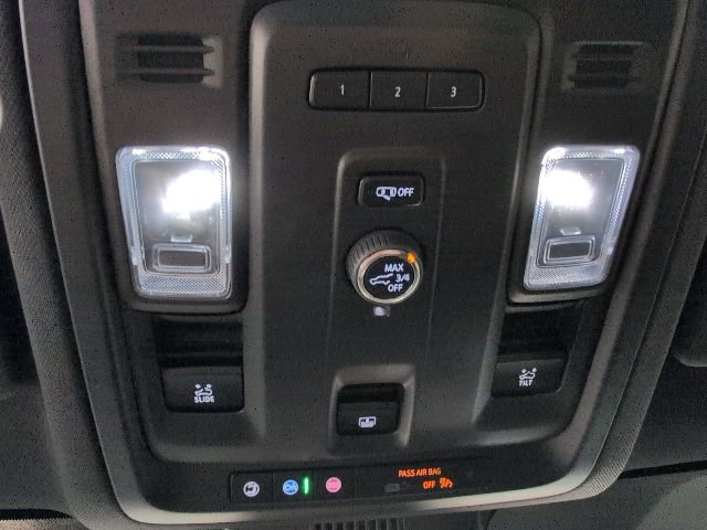 Used 2023 Chevrolet Suburban Z71 AWD/4WD image 25