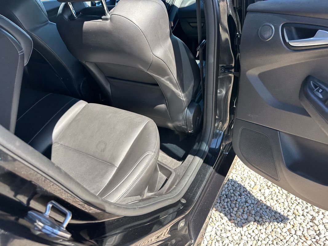 Used 2014 Ford Focus ST w/ Equipment Group 201A image 23