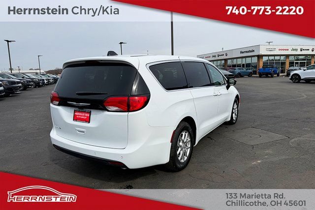 New 2026 Chrysler Voyager LX FWD image 30