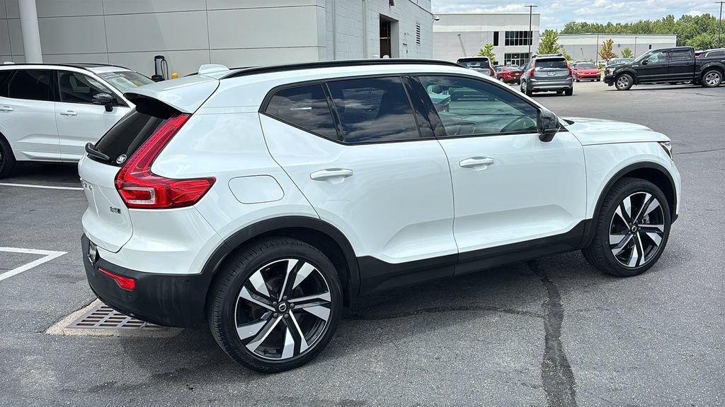 Used 2023 Volvo XC40 B5 Plus w/ Driver Assist Package AWD/4WD image 29