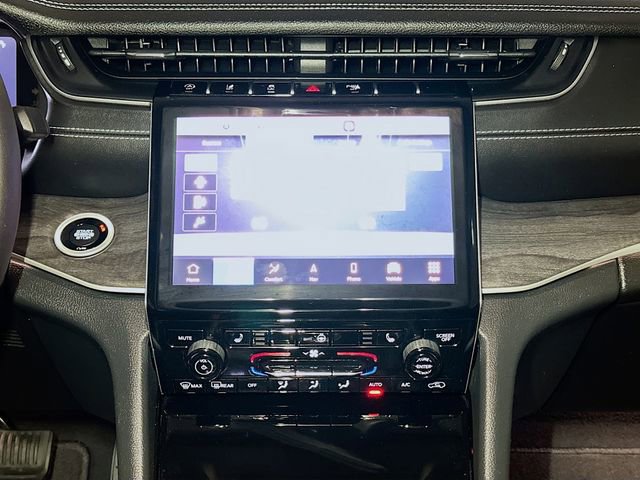 Used 2023 Jeep Grand Cherokee L Limited image 12