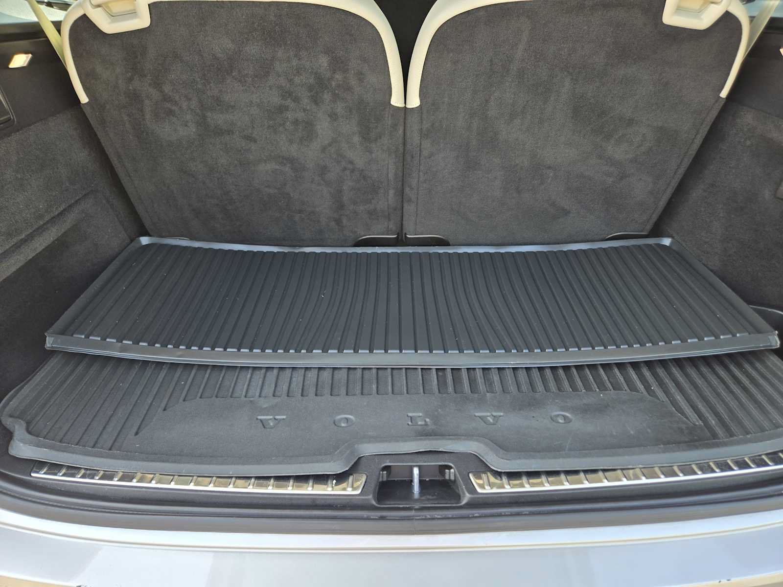 Used 2021 Volvo XC90 T5 Momentum w/ Climate Package FWD image 32