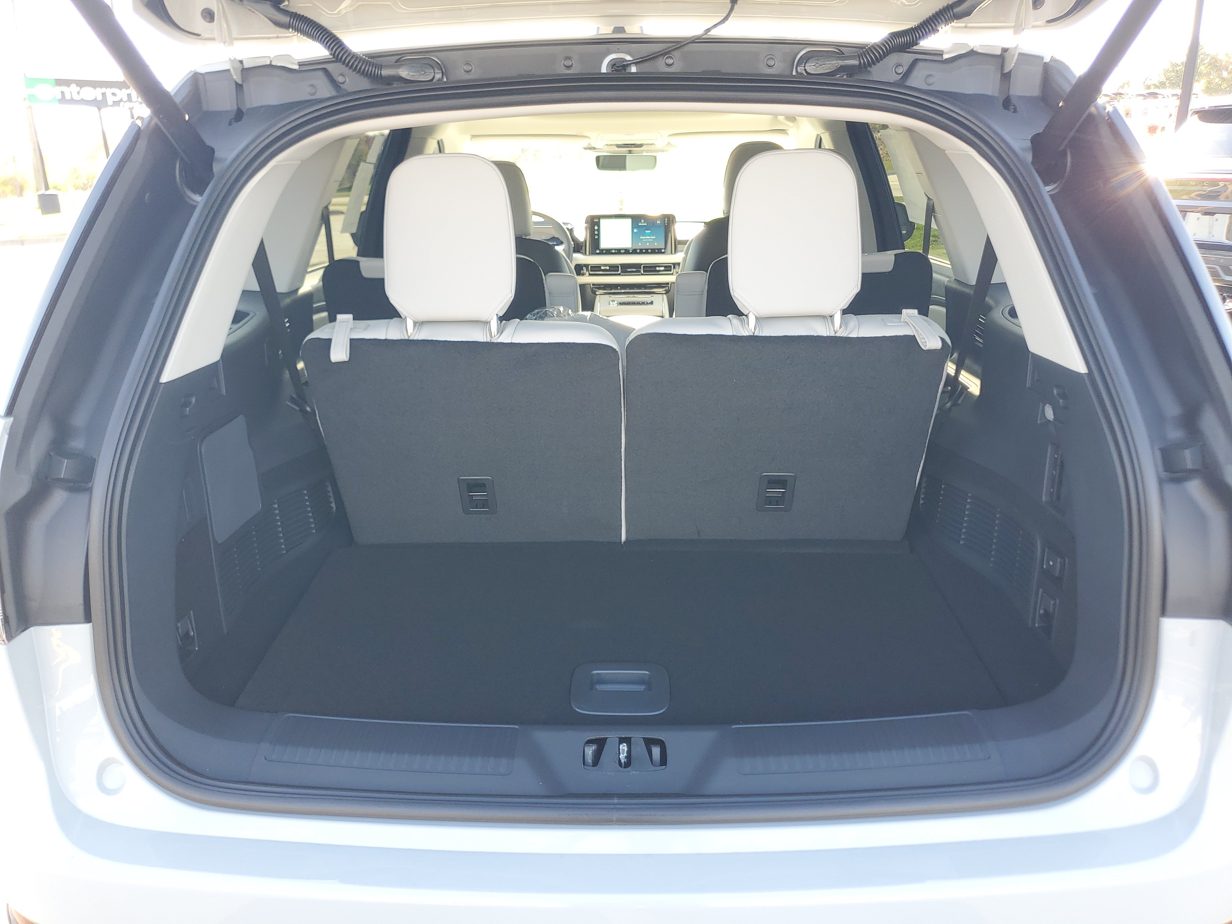 New 2027 Lincoln Aviator Reserve w/ Jet Appearance Package AWD/4WD image 29