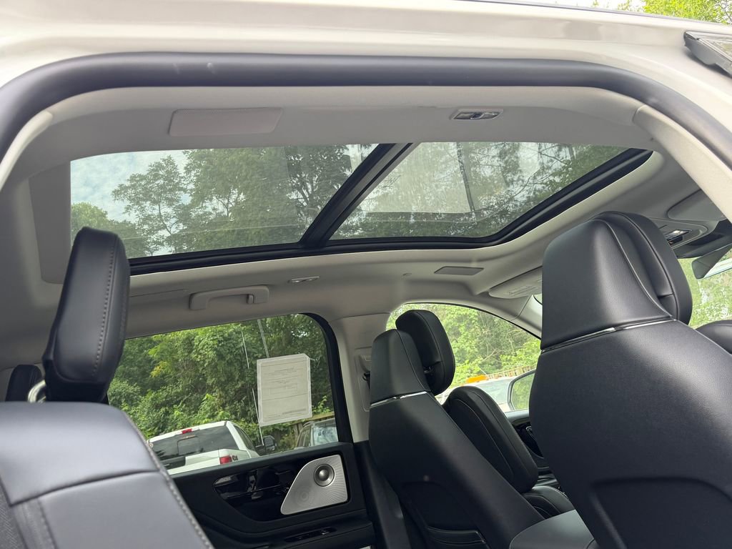 New 2026 Lincoln Aviator Reserve w/ Luxury Package AWD/4WD image 6