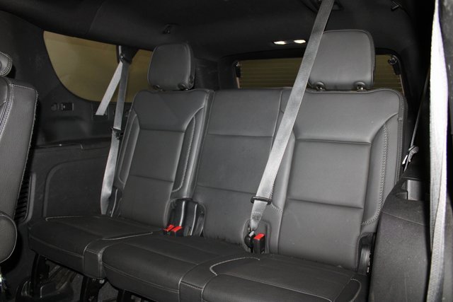Used 2022 GMC Yukon XL Denali w/ Denali Premium Package image 12