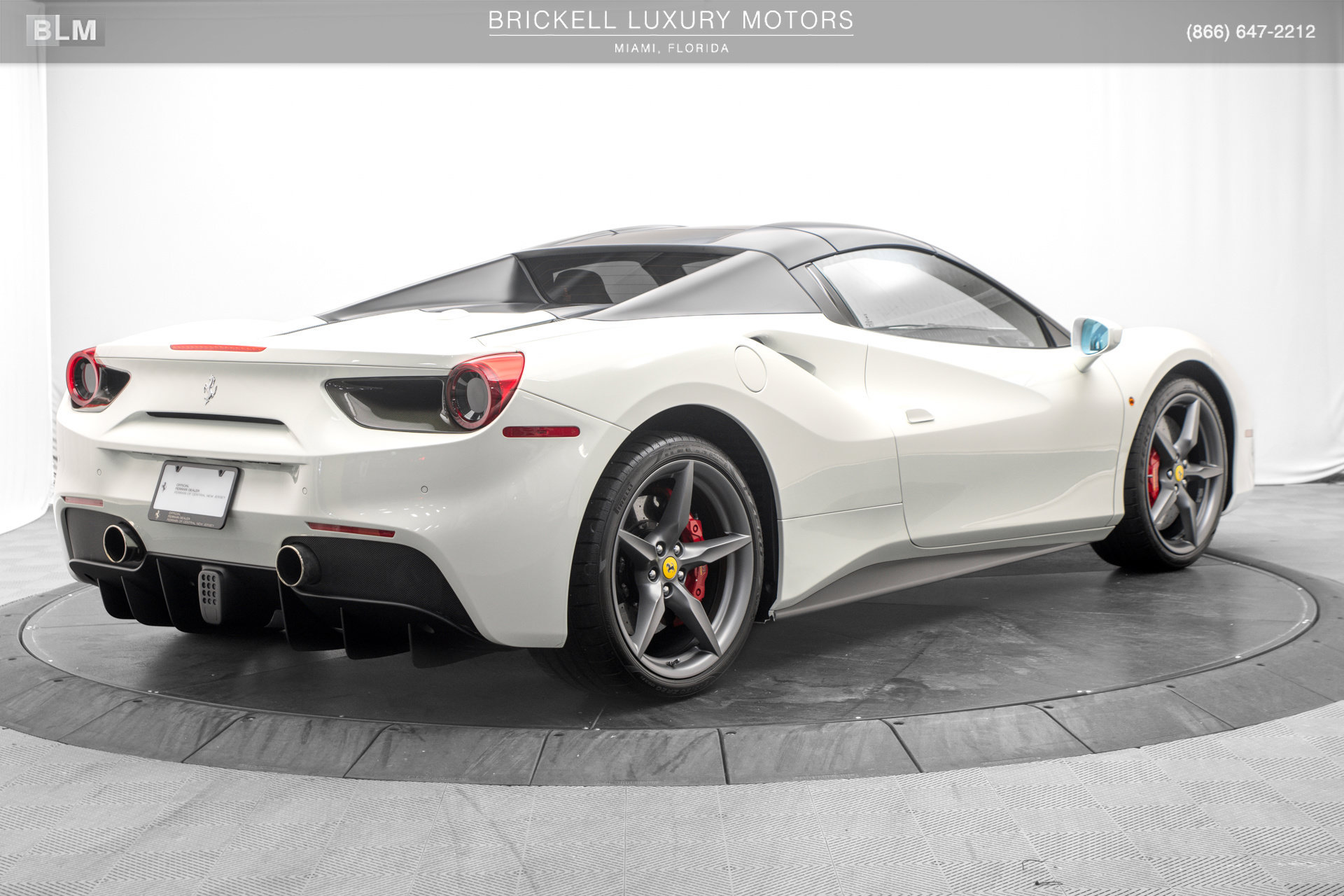 Used 2018 Ferrari 488 Spider RWD image 11