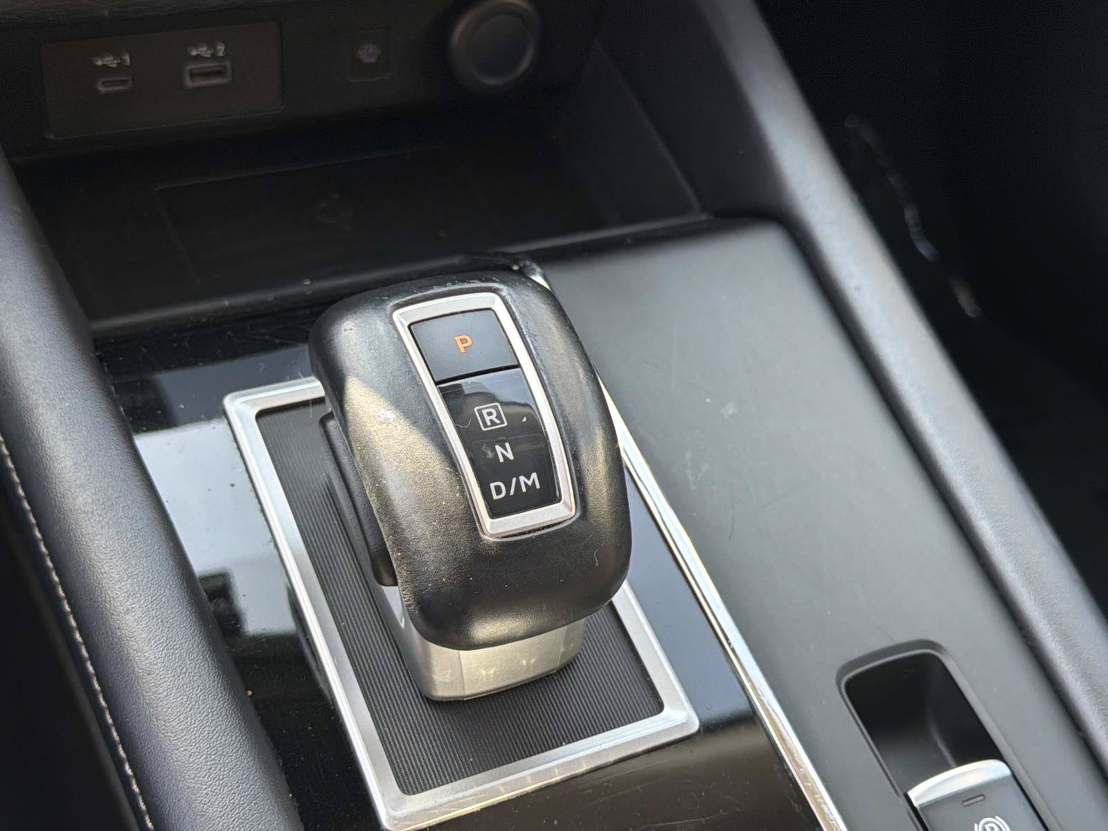 Used 2024 Mitsubishi Outlander AWD image 28