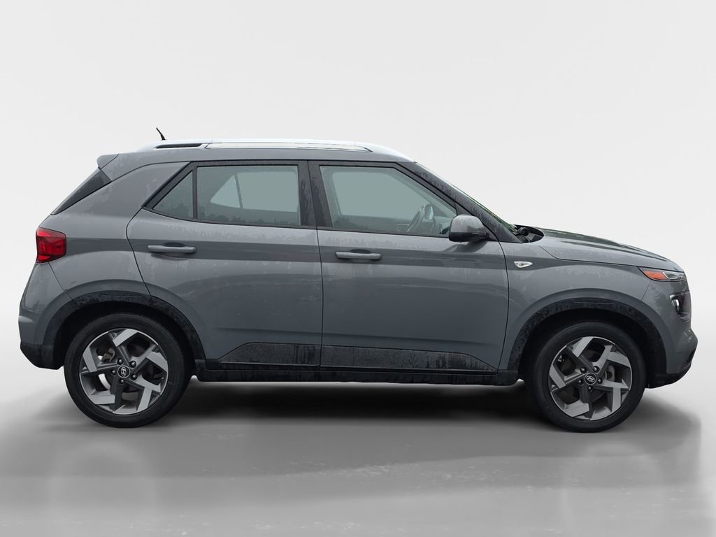 Used 2023 Hyundai Venue SEL w/ Cargo Package FWD image 3