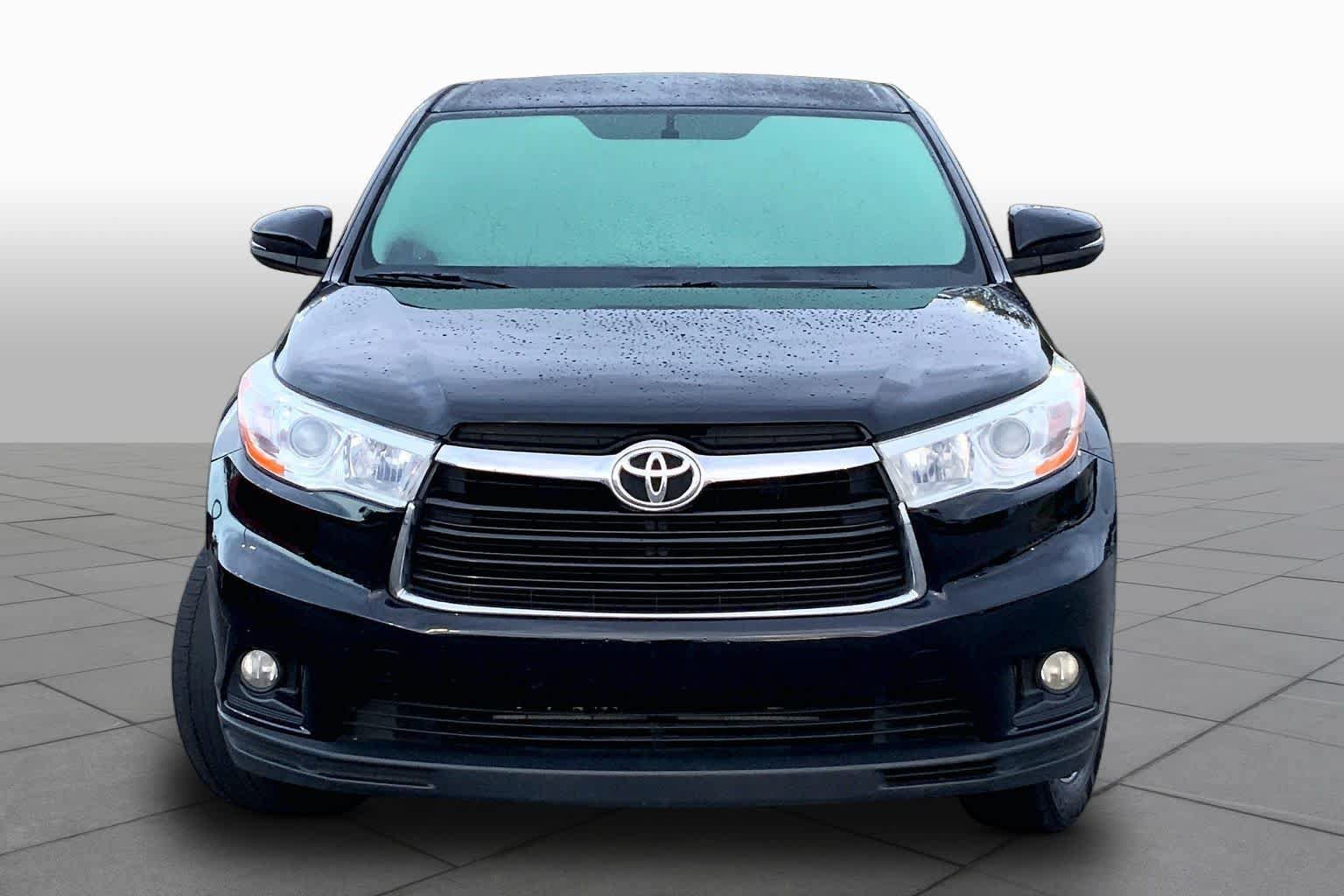 Used 2014 Toyota Highlander Plus FWD image 4