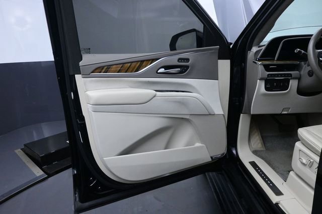 Used 2022 Cadillac Escalade Premium Luxury Platinum AWD/4WD image 12