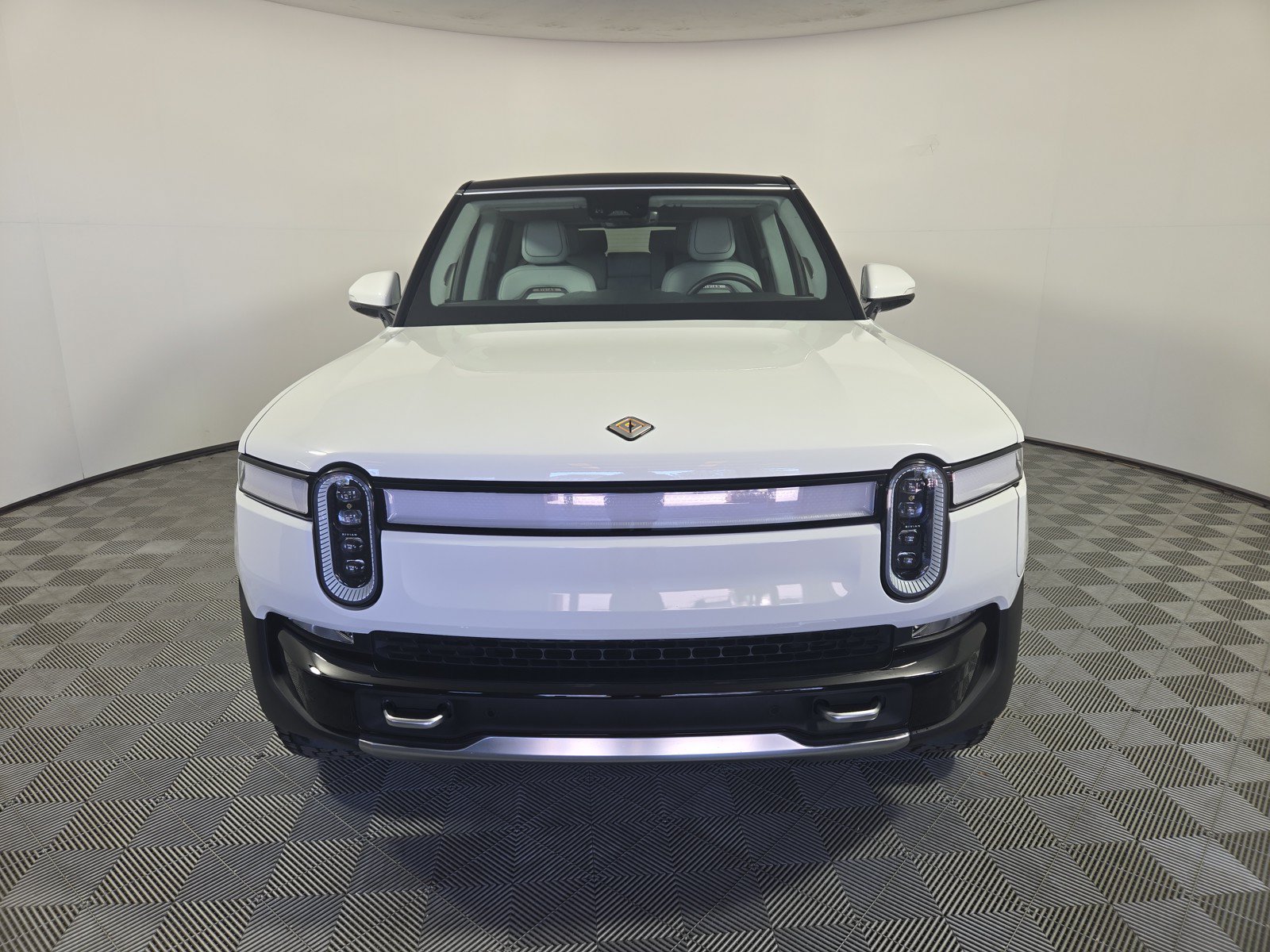 Used 2023 Rivian R1S Adventure AWD/4WD image 42