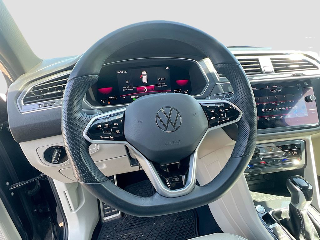 Used 2022 Volkswagen Tiguan SE R-Line AWD/4WD image 11