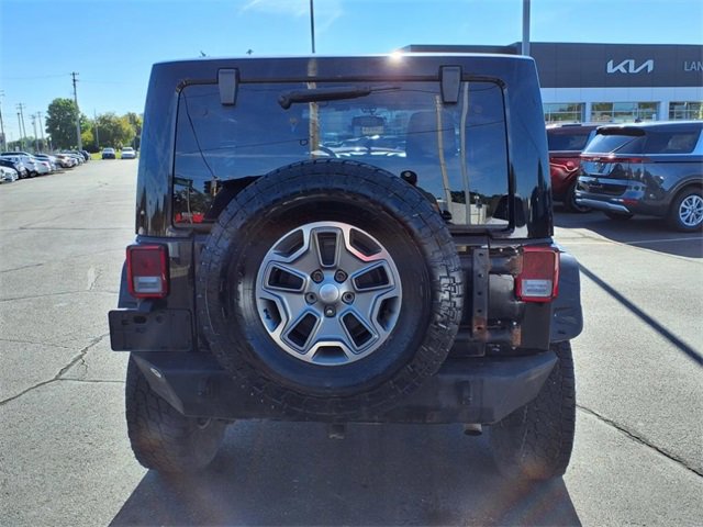Used 2014 Jeep Wrangler Unlimited Rubicon w/ Connectivity Group image 5
