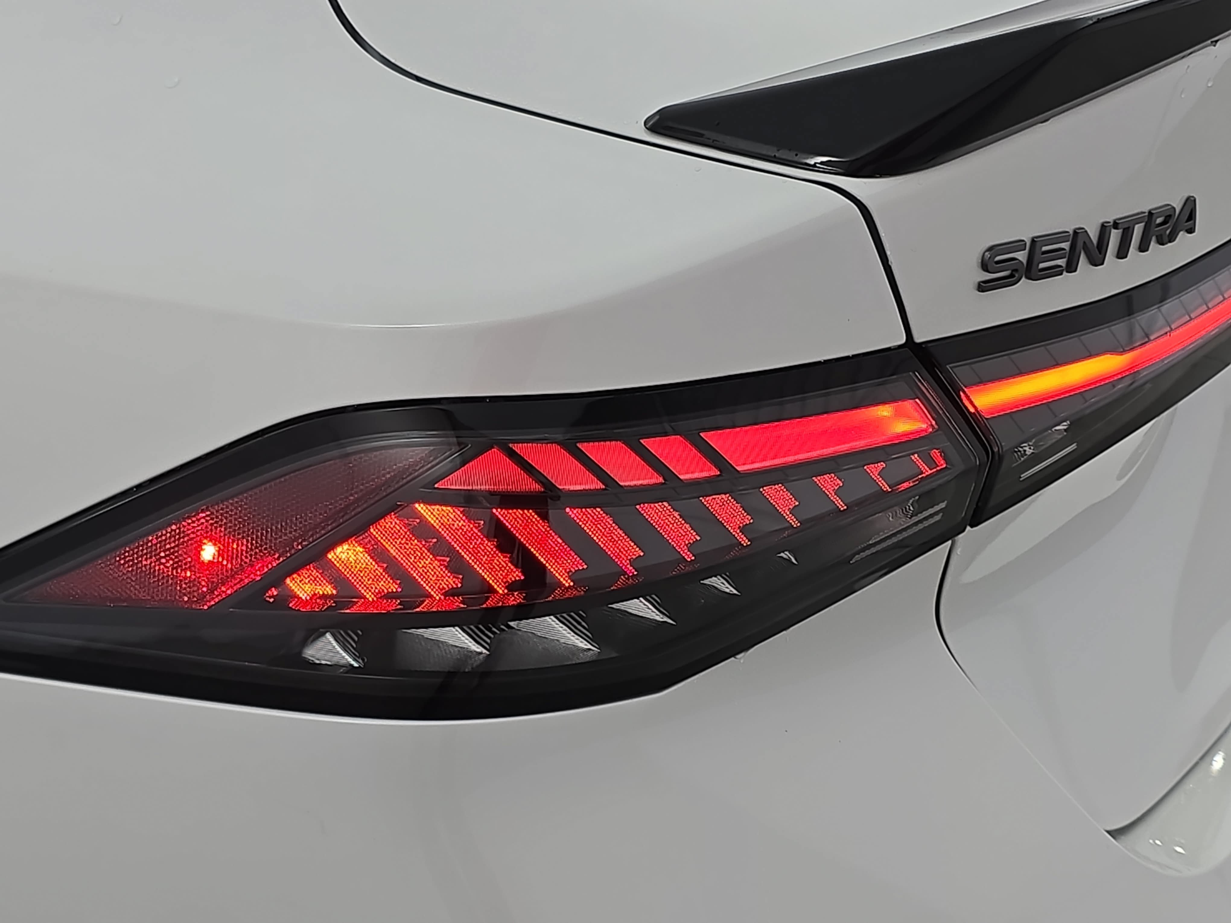 New 2026 Nissan Sentra SR w/ Floor Mat Package FWD image 33