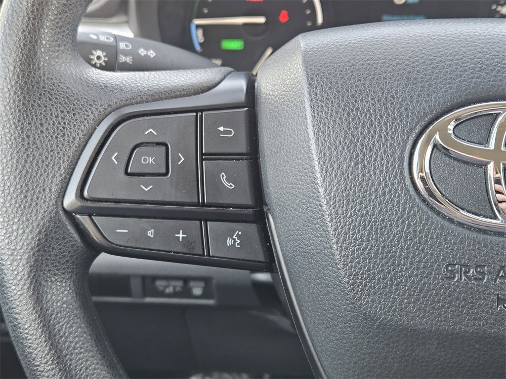 Used 2024 Toyota Sienna LE image 27