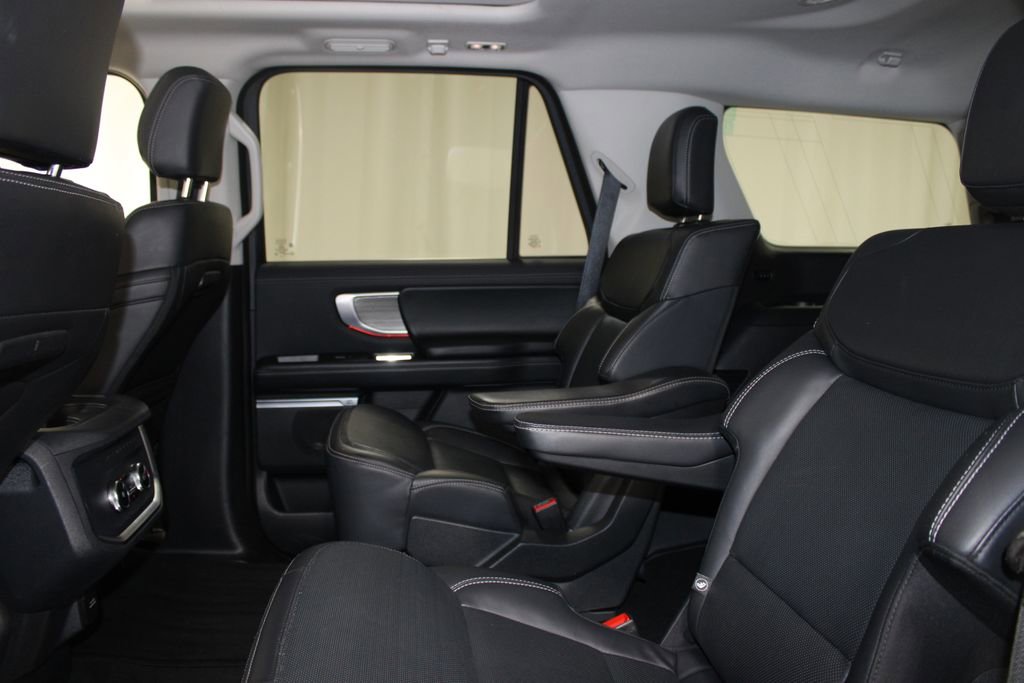 Used 2025 Ford Expedition Platinum AWD/4WD image 23