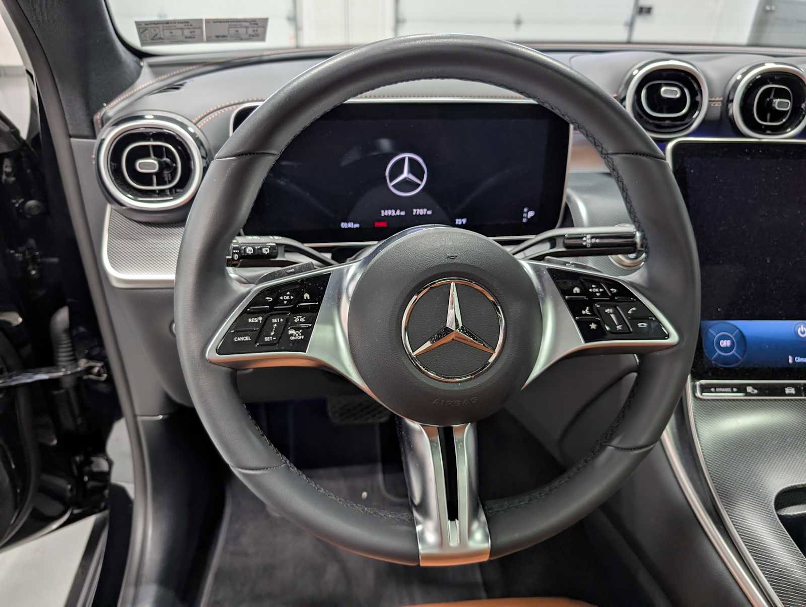 Certified 2025 Mercedes-Benz GLC 300 4MATIC image 34