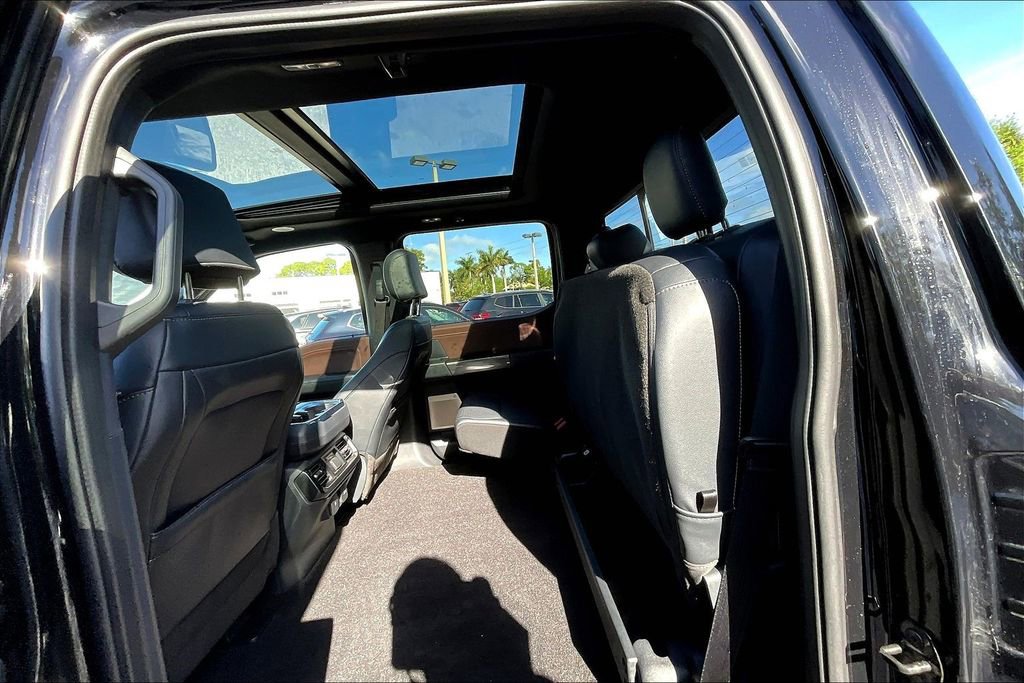 Used 2022 Ford F150 Lariat w/ Equipment Group 502A High image 18