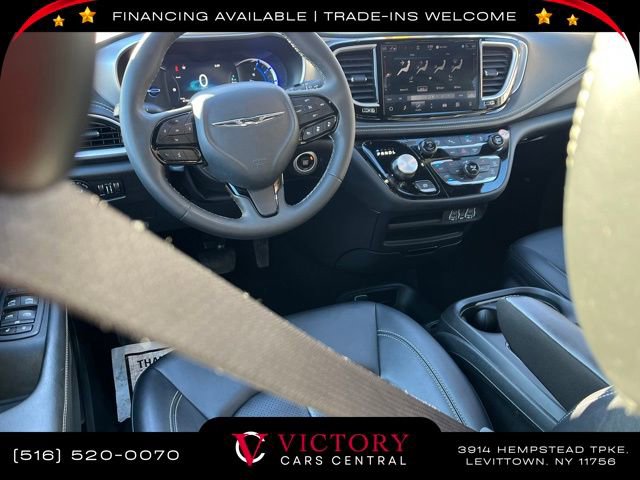 Used 2024 Chrysler Pacifica Select image 26