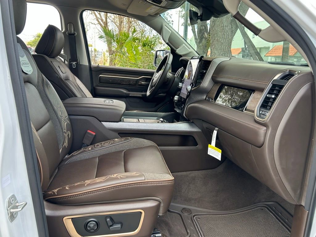 Used 2025 RAM 1500 Limited AWD/4WD image 38