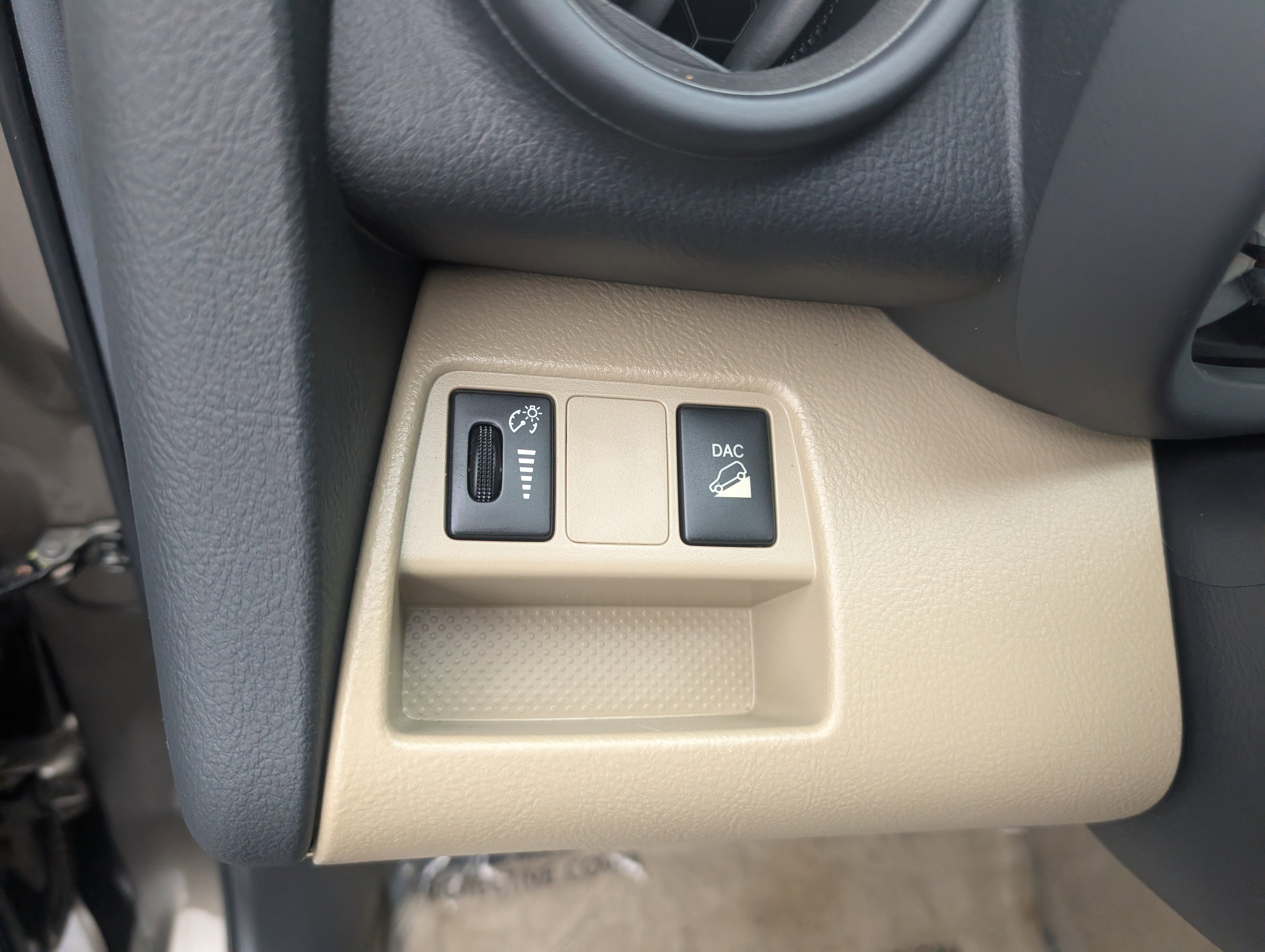 Used 2012 Toyota RAV4 4WD V6 image 13