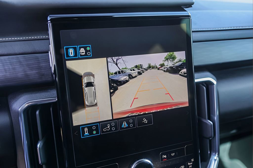 Used 2024 GMC Acadia Elevation w/ Luxury Package image 17