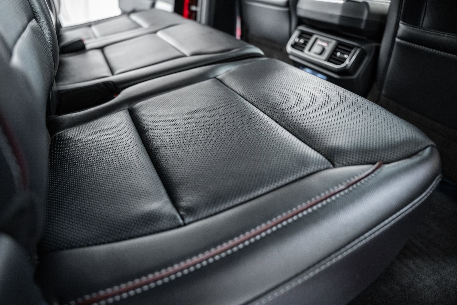 Certified 2021 Ford F150 Lariat w/ Equipment Group 502A High image 40