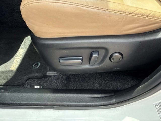 Used 2013 Toyota RAV4 Limited AWD/4WD image 12