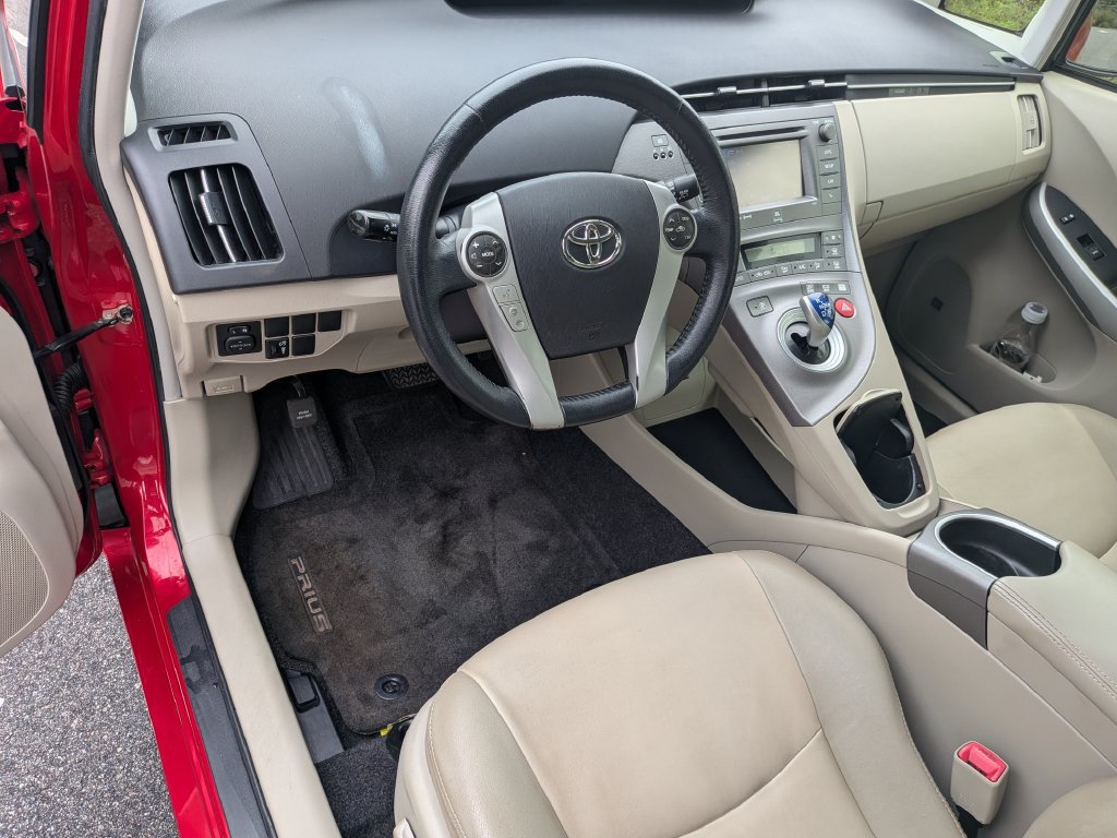 Used 2013 Toyota Prius Four FWD image 11