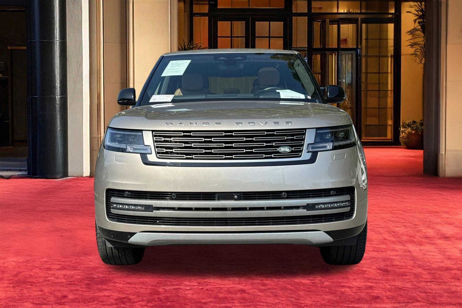 Used 2024 Land Rover Range Rover SE AWD/4WD image 6