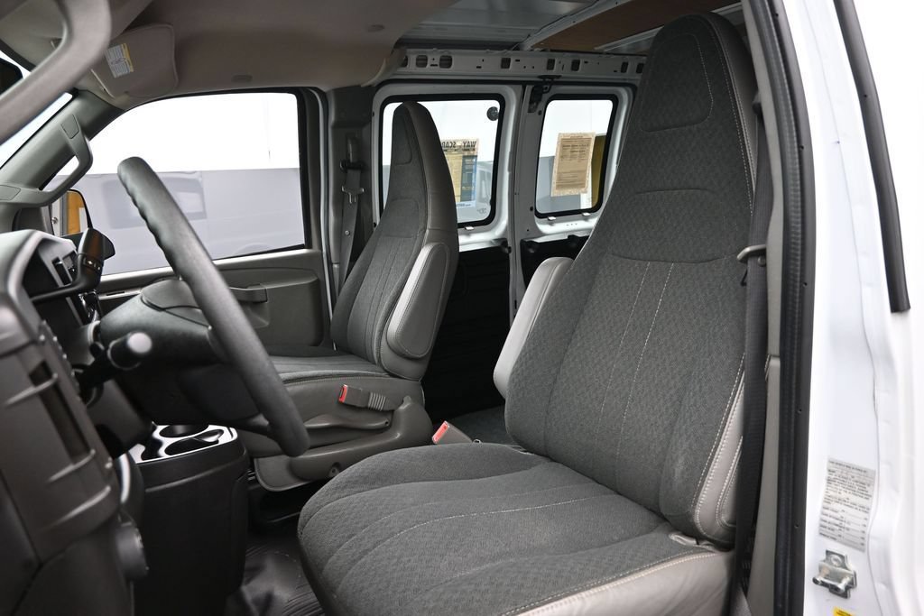 Used 2020 Chevrolet Express 2500 w/ Driver Convenience Package RWD image 10