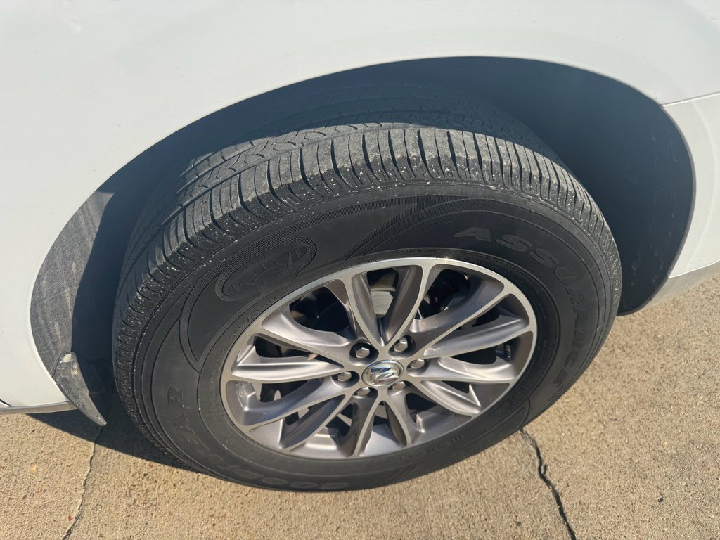 Used 2024 Buick Enclave Premium image 10