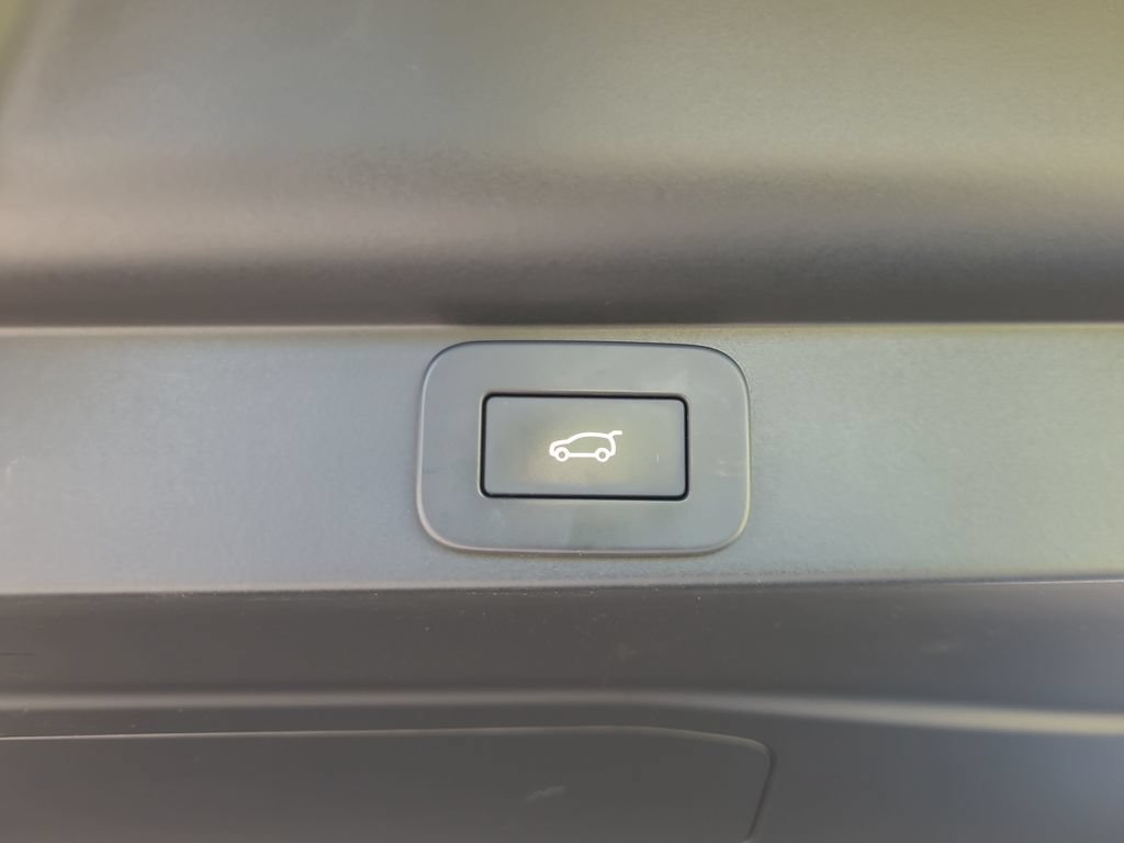 Used 2025 Land Rover Range Rover Long Wheelbase SE AWD/4WD image 13
