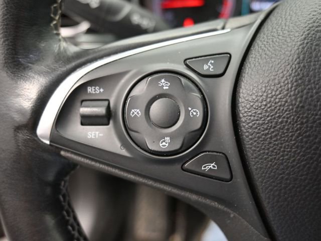 Used 2018 Buick Regal Essence w/ Driver Confidence Package #1 image 25