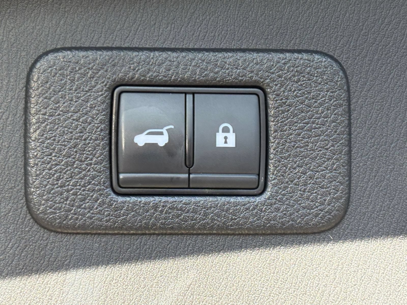 Used 2023 Nissan Armada SL AWD/4WD image 24
