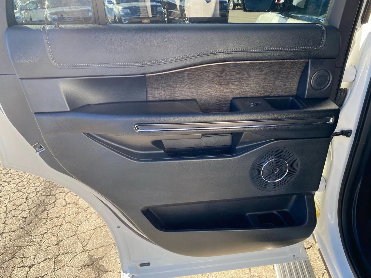 Used 2021 Ford Expedition Limited AWD/4WD image 25