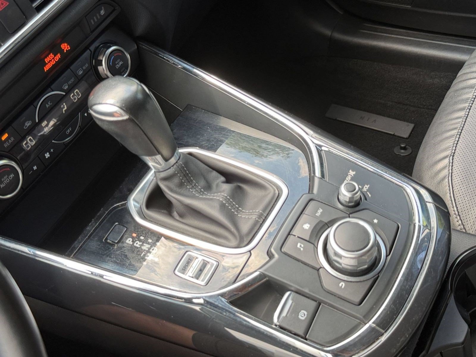 Used 2018 MAZDA CX-9 Touring FWD image 17