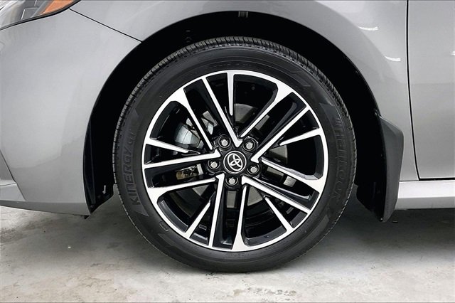 Used 2025 Toyota Camry XLE image 10