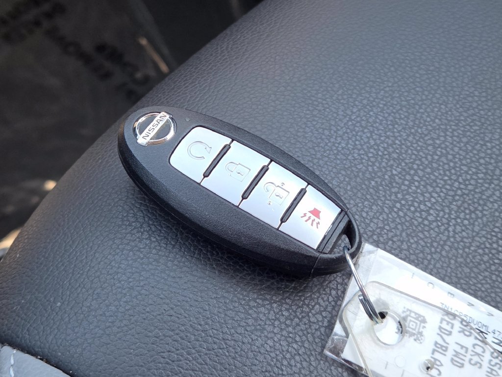 Used 2021 Nissan Kicks SR w/ SR Premium Package FWD image 34