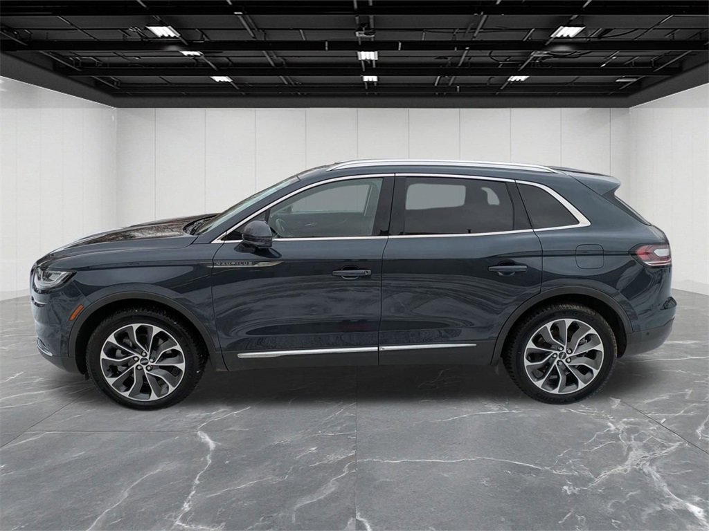 Used 2022 Lincoln Nautilus Reserve w/ Equipment Group 201A image 2