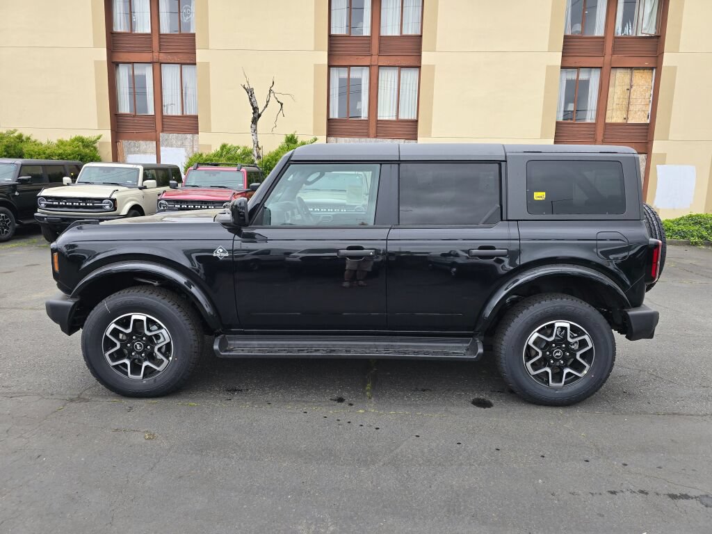 New 2026 Ford Bronco Outer Banks AWD/4WD image 2
