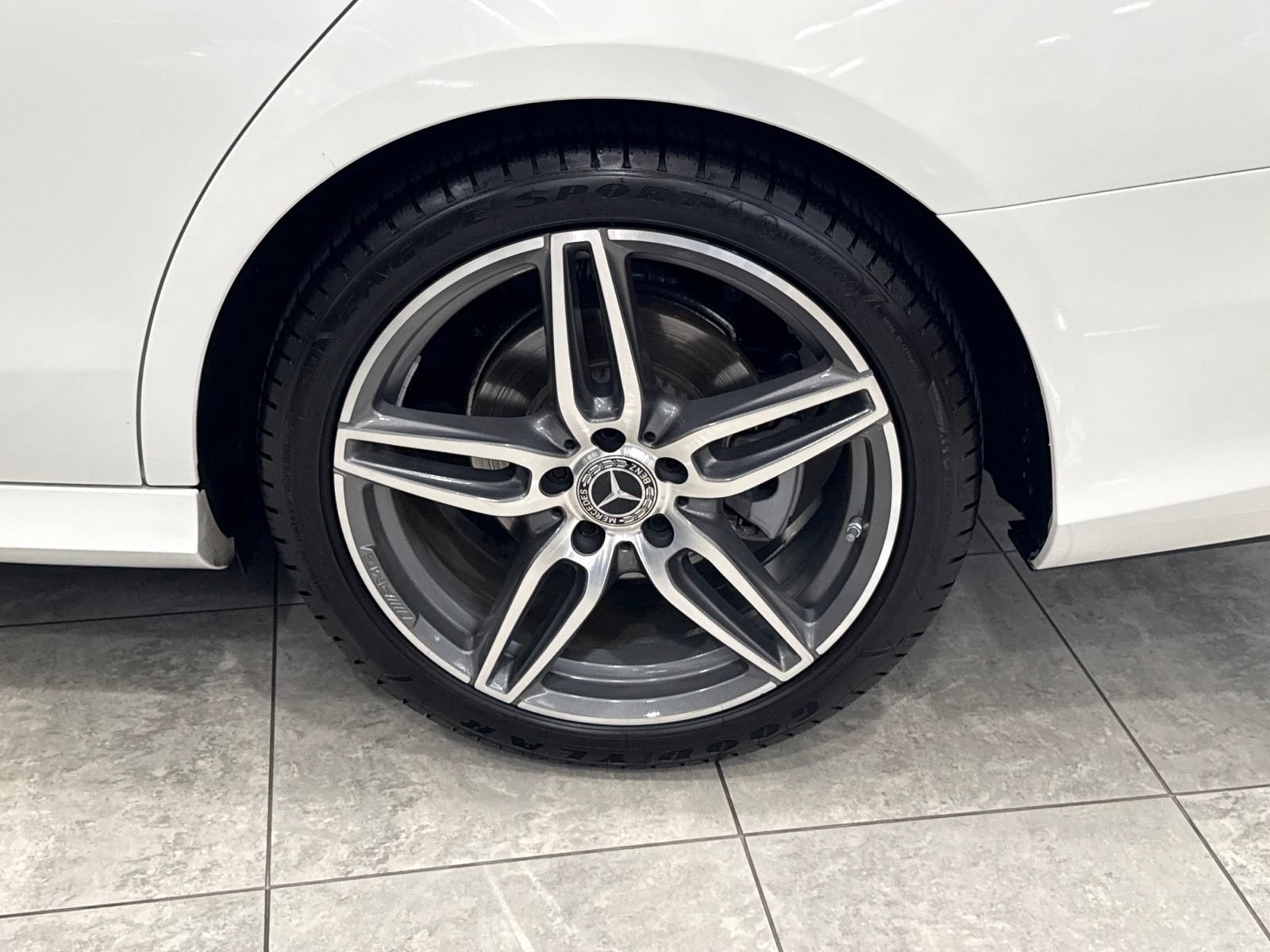 Used 2018 Mercedes-Benz E 300 image 14