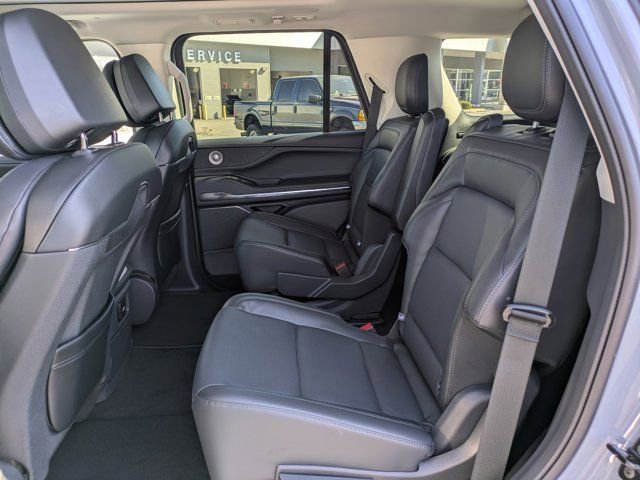 New 2025 Lincoln Navigator Reserve image 14