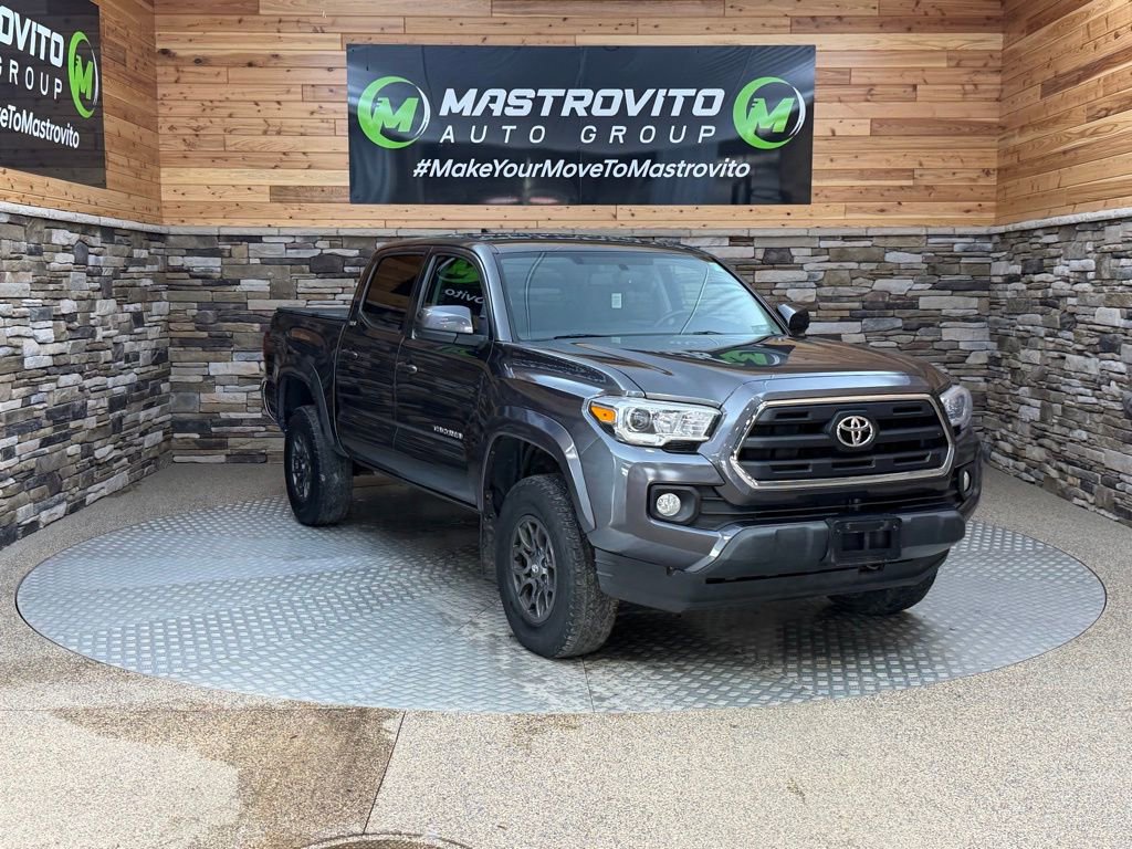 Used 2017 Toyota Tacoma SR5 w/ Tow Package AWD/4WD image 2