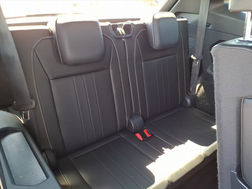 Used 2023 Volkswagen Tiguan SE R-Line image 15