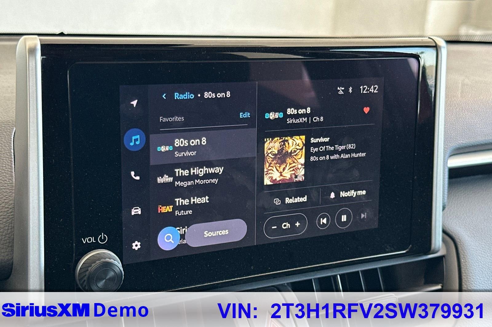 Used 2025 Toyota RAV4 LE image 28